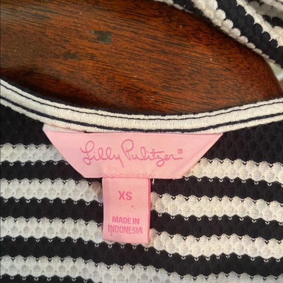 Lilly Pulitzer navy and white striped dress in a size XS - Picture 3 of 3